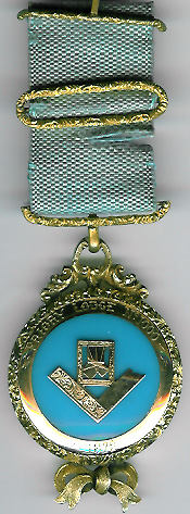 TH453-1000 Priory Lodge No. 1000 gold Past Masters jewel.-0